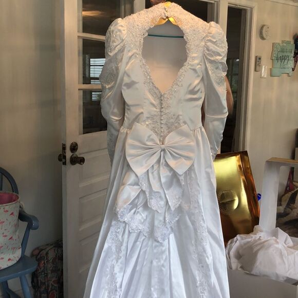 Vintage Custom Wedding dress and Veil in box with Royal Train - Picture 10 of 17